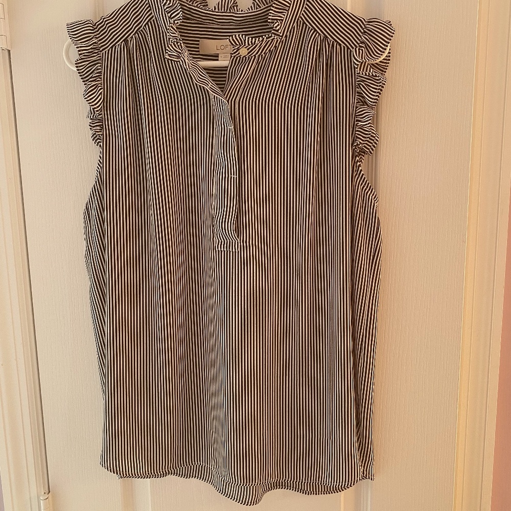 Loft top size medium blue & white stripe 4 hidden placket white buttons